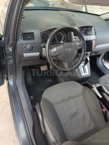 Opel Zafira-18