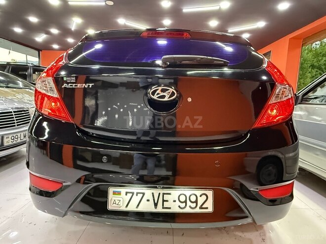 Hyundai Accent-4