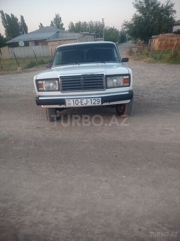 LADA (VAZ) 2107-1