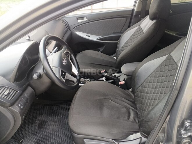 Hyundai Accent-5