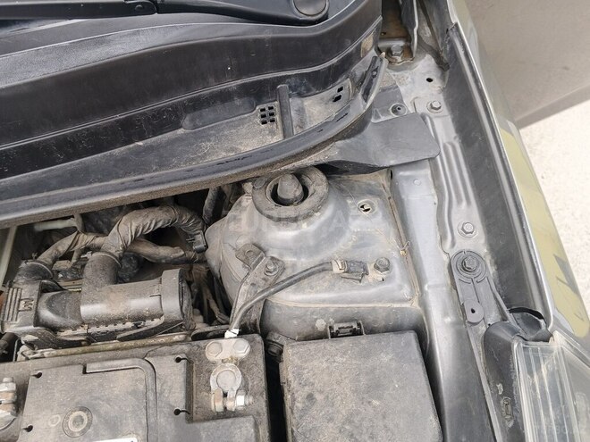 Hyundai Accent-11