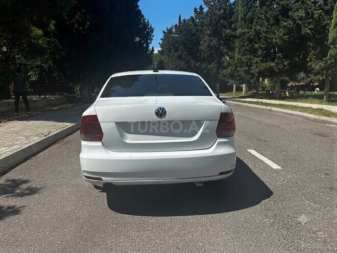 Volkswagen Polo 2018, 129,300 km - 1.6 л - Bakı