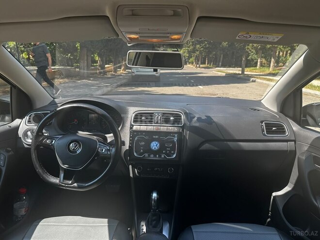 Volkswagen Polo 2018, 129,300 km - 1.6 л - Bakı