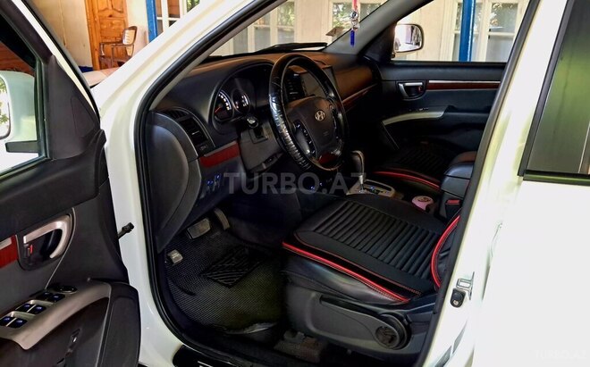Hyundai Santa Fe-13