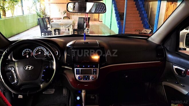 Hyundai Santa Fe-12