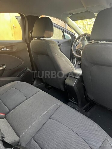 Chevrolet Cruze-11