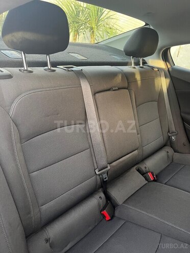Chevrolet Cruze-13