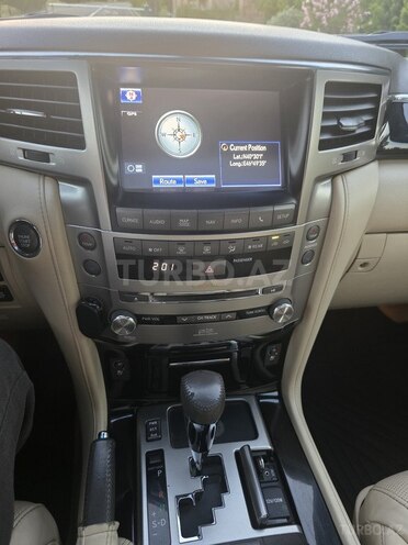 Lexus LX 570-16