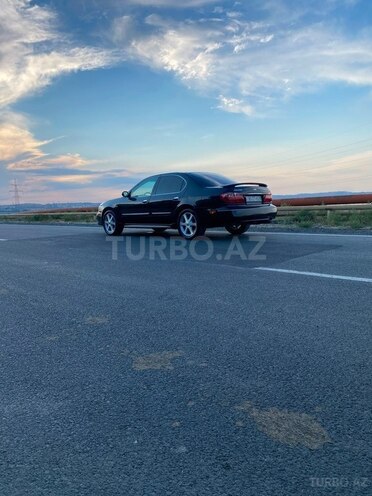 Nissan Maxima-5