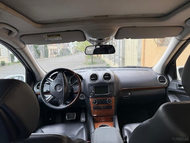 Mercedes GL 550 4MATIC-6