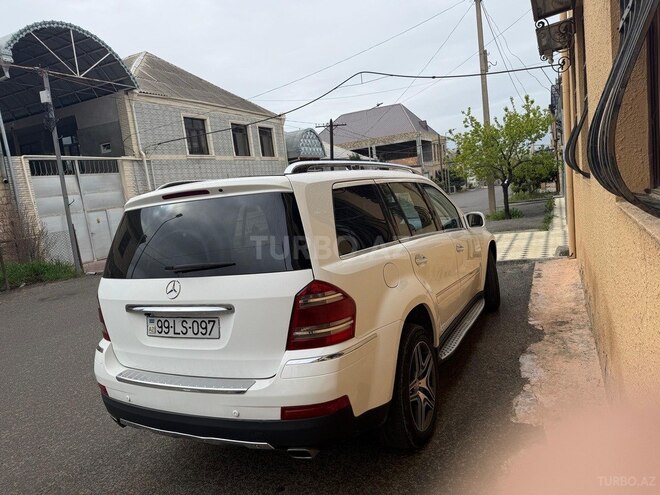 Mercedes GL 550 4MATIC-4