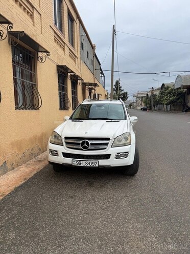 Mercedes GL 550 4MATIC-1