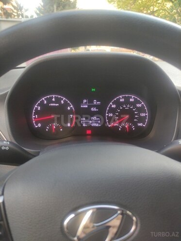 Hyundai Accent-14