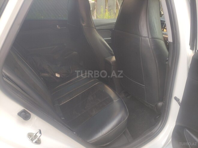 Hyundai Accent-12