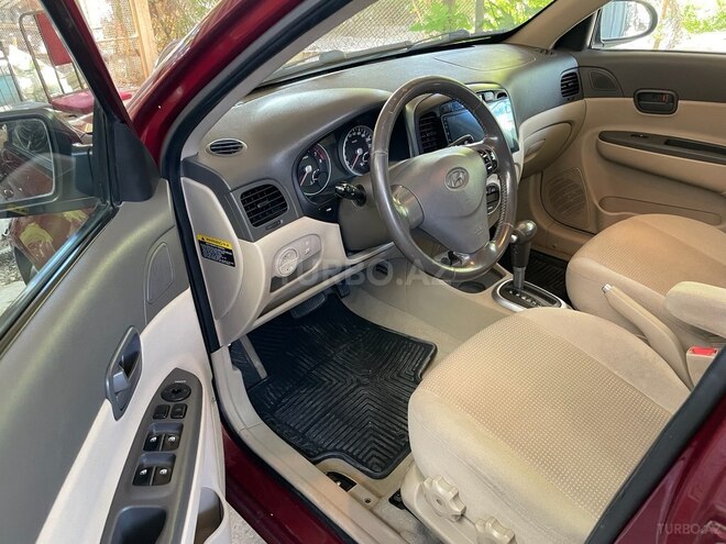 Hyundai Accent-6