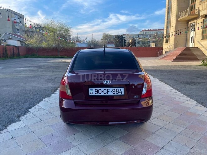 Hyundai Accent-5
