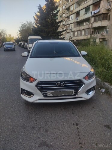 Hyundai Accent-1