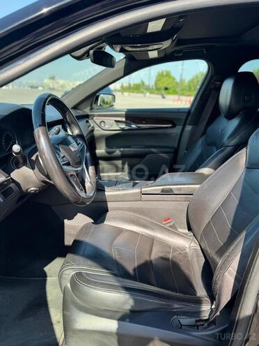 Cadillac CT6-13
