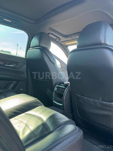 Cadillac CT6-11