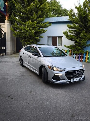 Hyundai Elantra-4