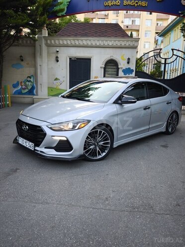 Hyundai Elantra-5
