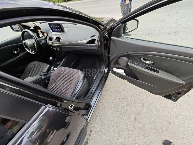 Renault Megane-11