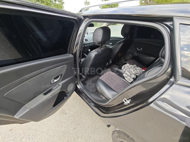 Renault Megane-12