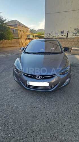 Hyundai Elantra-2