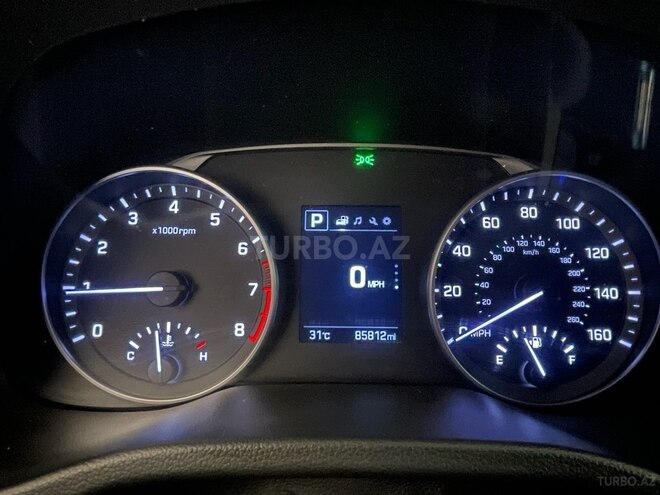 Hyundai Elantra-12