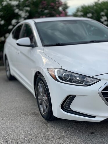 Hyundai Elantra-2