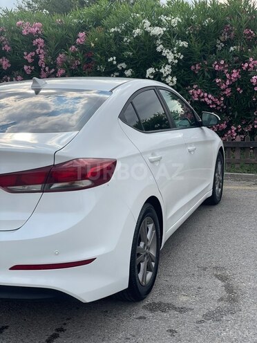 Hyundai Elantra-5