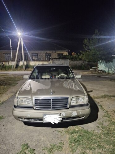 Mercedes C 230-1