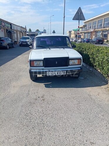 LADA (VAZ) 2107-1