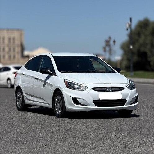 Hyundai Accent-4