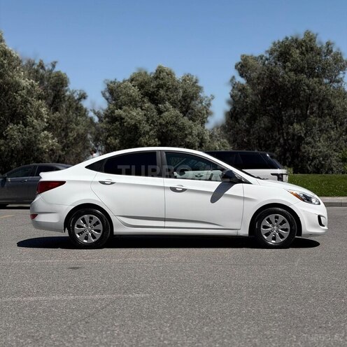 Hyundai Accent-5