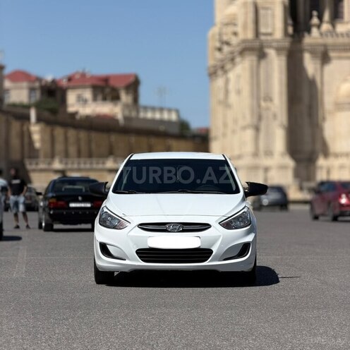 Hyundai Accent-3