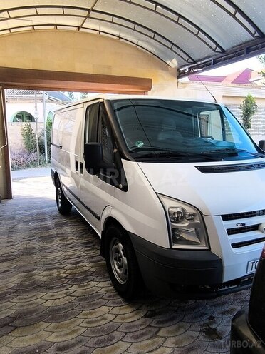 Ford Transit-4
