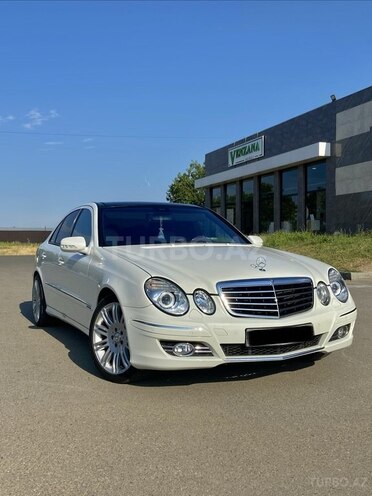 Mercedes E 200-11
