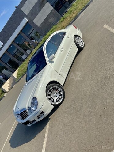 Mercedes E 200-10
