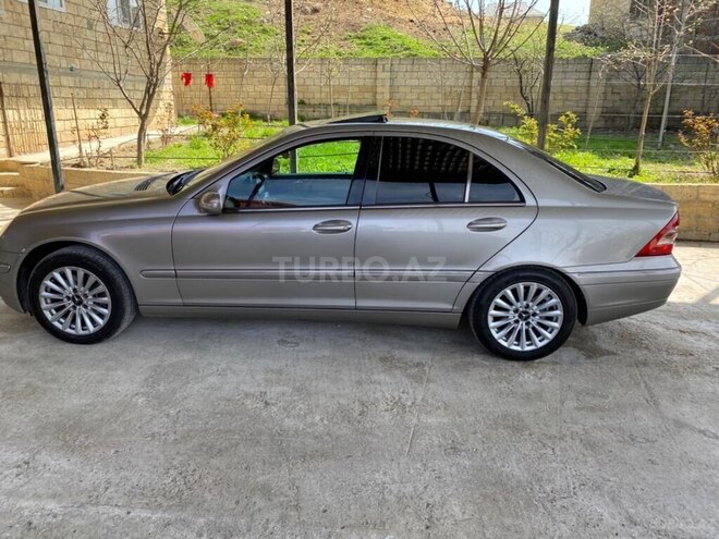 Mercedes C 240-11