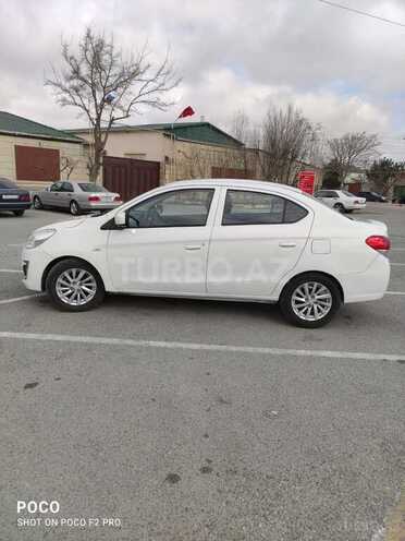 Mitsubishi Attrage-4