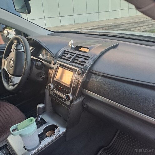 Toyota Camry-7