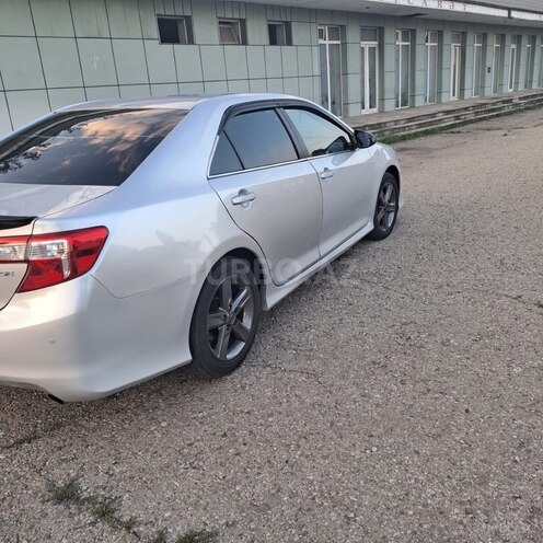 Toyota Camry-3