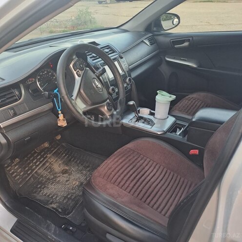 Toyota Camry-11