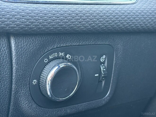 Chevrolet Cruze-11