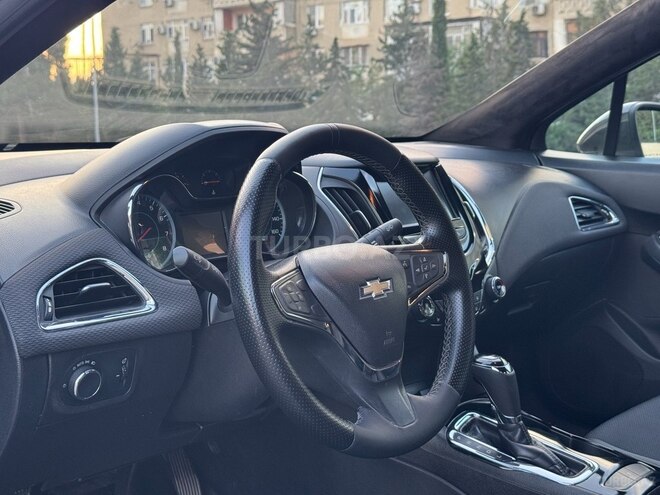 Chevrolet Cruze-9