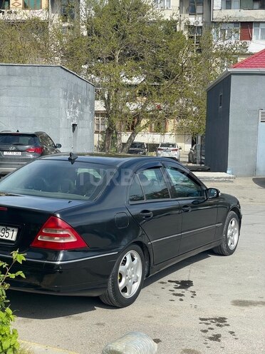 Mercedes C 320-4