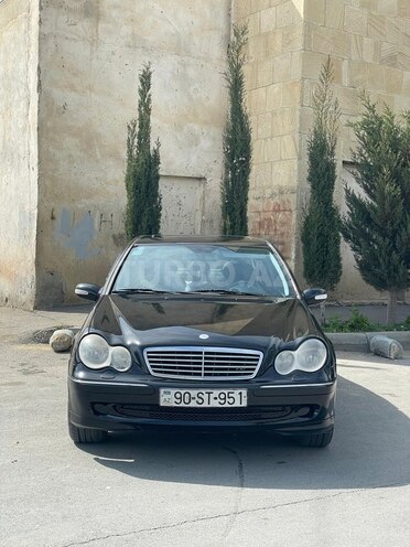 Mercedes C 320-1