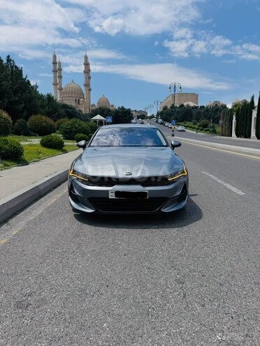 Kia K5-1