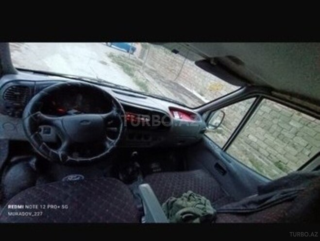 Ford Transit-2